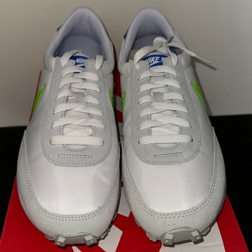 NIB Women’s Nike Daybreak Sneakers